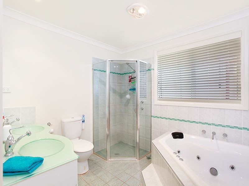2 Heron Close, Watanobbi NSW 2259