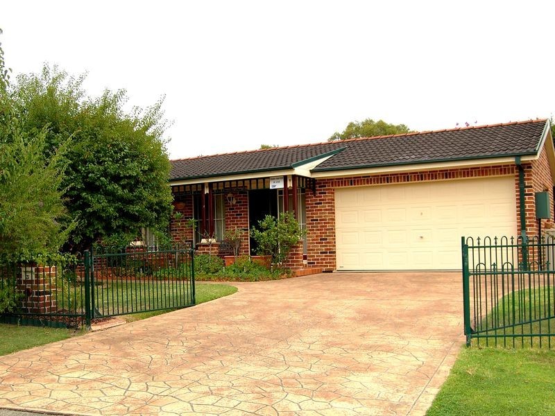 3 Oxford Drive, Lake Haven NSW 2263