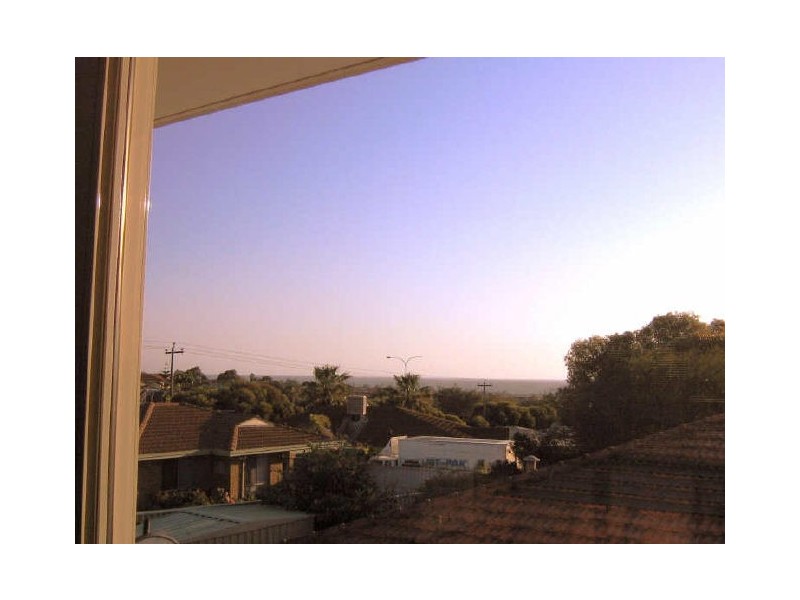 11 Carvel Place, Ocean Reef WA 6027