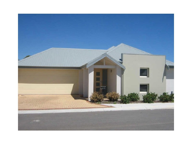 2 Tambelyn Street, Clarkson WA 6030