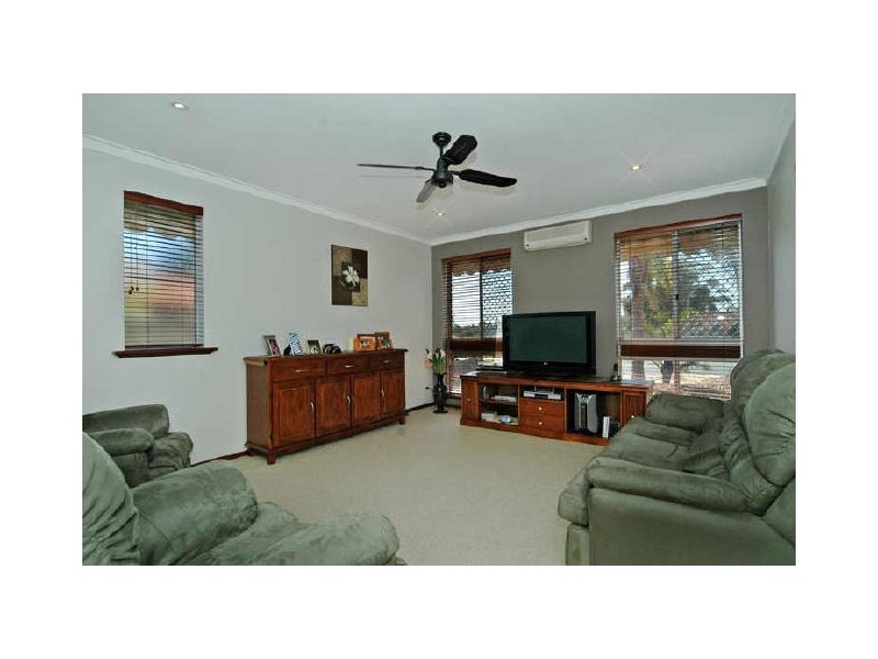 46 Macquarie Ave, Padbury WA 6025
