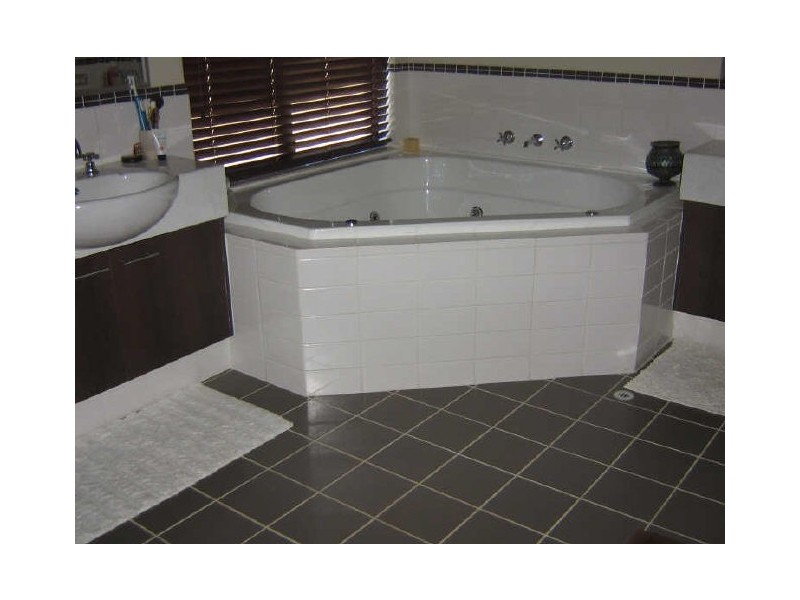 126 Ashley Road, Tapping WA 6065