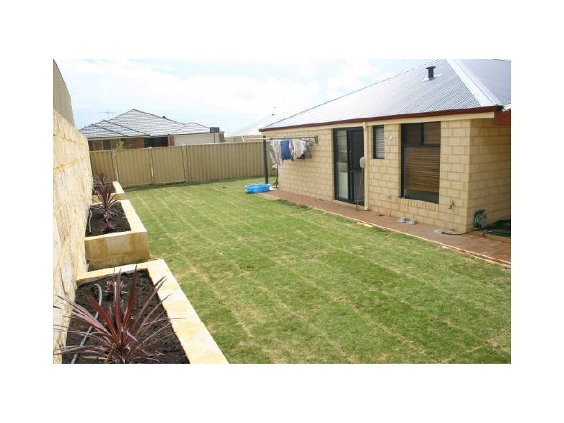 2  Van Gogh Road, Tapping WA 6065