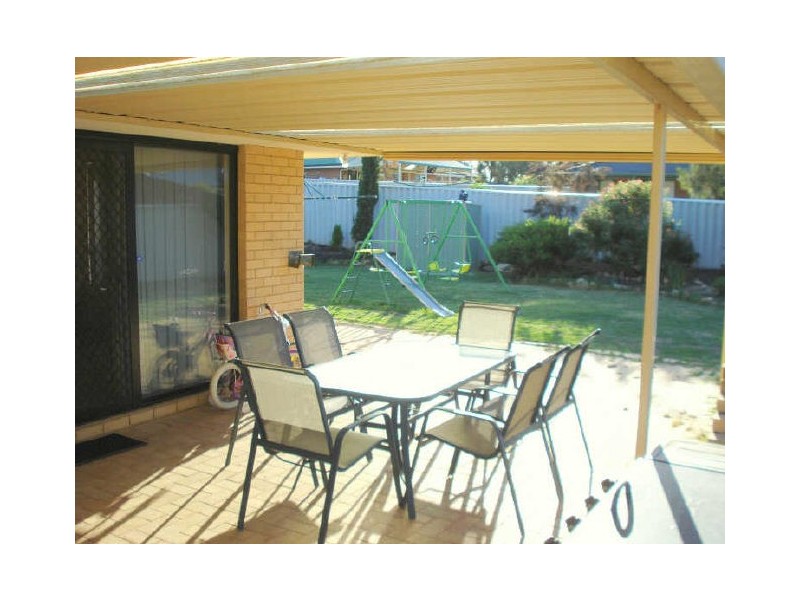 38 Mangrove Circuit, Banksia Grove WA 6031