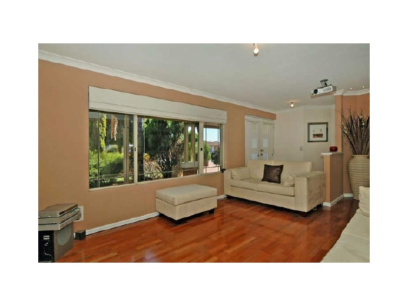 19 Serpentine Gardens, Clarkson WA 6030