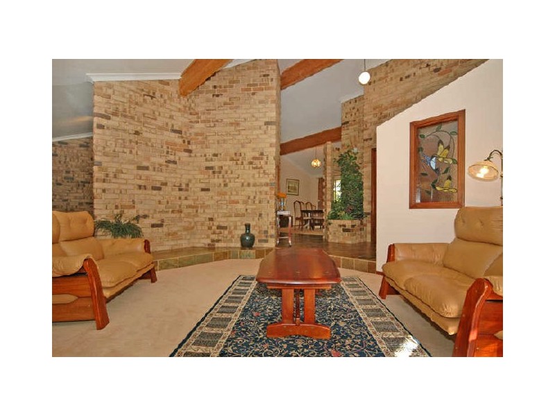 28 Honeysuckle Grove, Carramar WA 6031