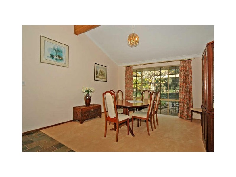 28 Honeysuckle Grove, Carramar WA 6031