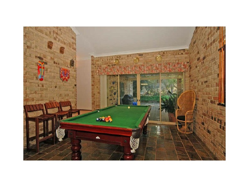 28 Honeysuckle Grove, Carramar WA 6031