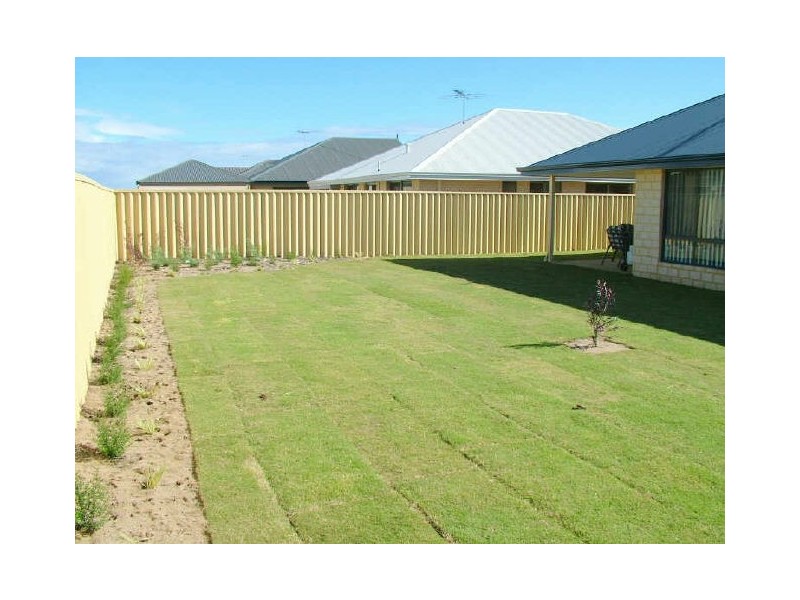 14 Leighton Gardens, Tapping WA 6065