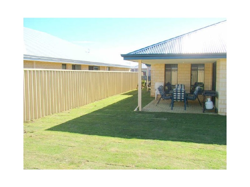 14 Leighton Gardens, Tapping WA 6065