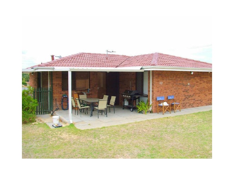 2 Nolan Place, Beldon WA 6027