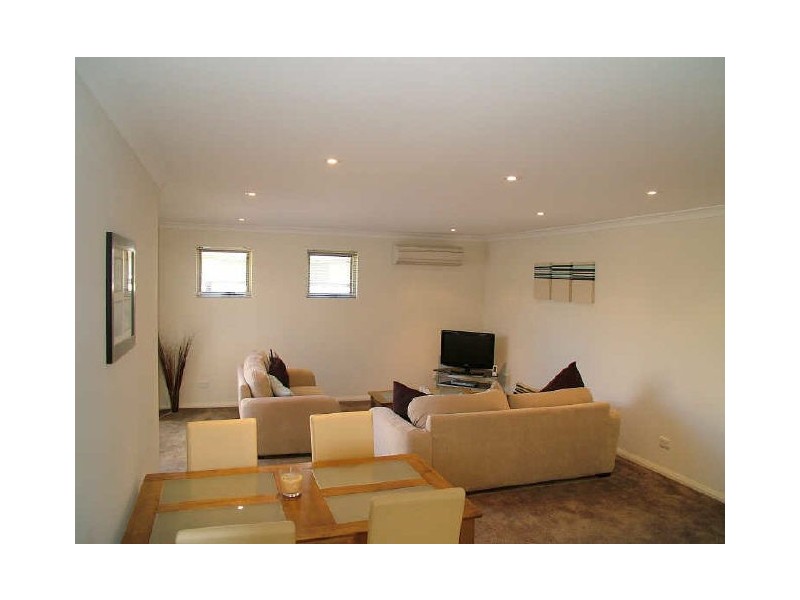 2 Tambelyn Street, Clarkson WA 6030