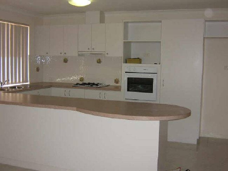 27 Innesvale Way, Carramar WA 6031