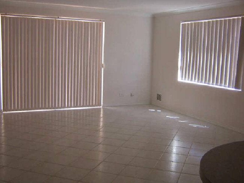 27 Innesvale Way, Carramar WA 6031