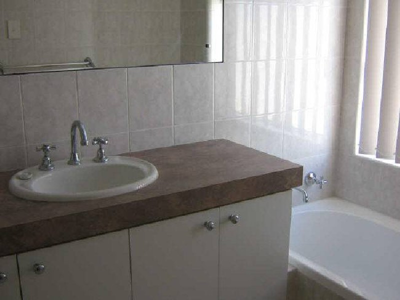 27 Innesvale Way, Carramar WA 6031