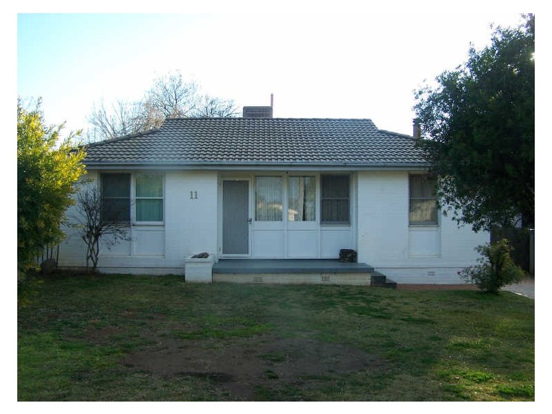 11 Lorraine Street, Tamworth NSW 2340