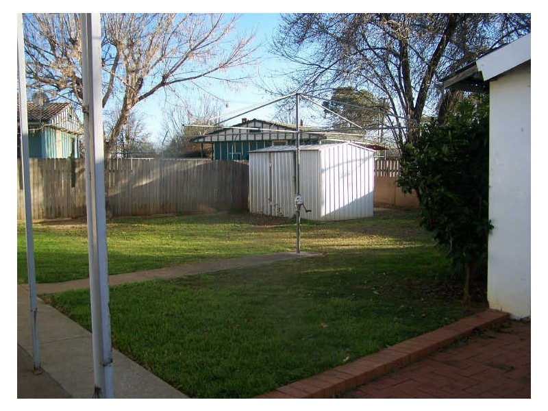 11 Lorraine Street, Tamworth NSW 2340