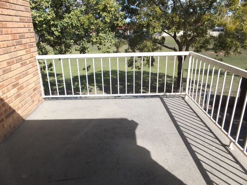 4/12 Illoura Street, Tamworth NSW 2340