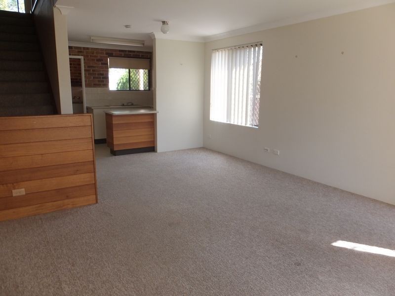 4/12 Illoura Street, Tamworth NSW 2340