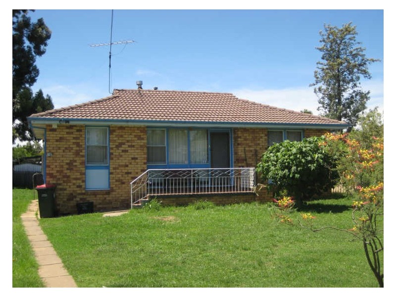 27 Bourne Street, Tamworth NSW 2340