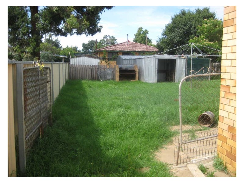 27 Bourne Street, Tamworth NSW 2340