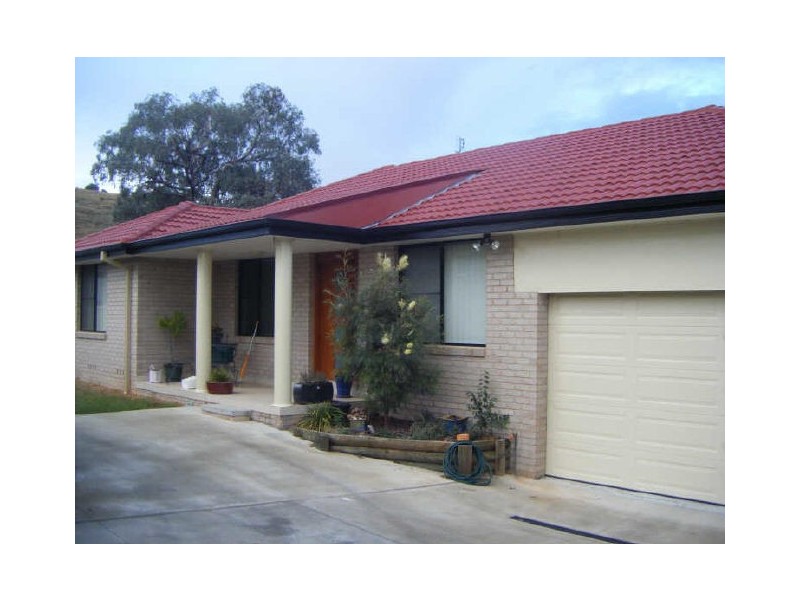 4B Conimbla Crescent, Tamworth NSW 2340