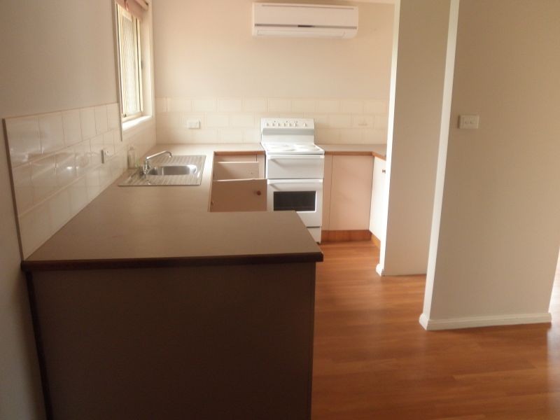 2/8 Curlew Crescent, Tamworth NSW 2340