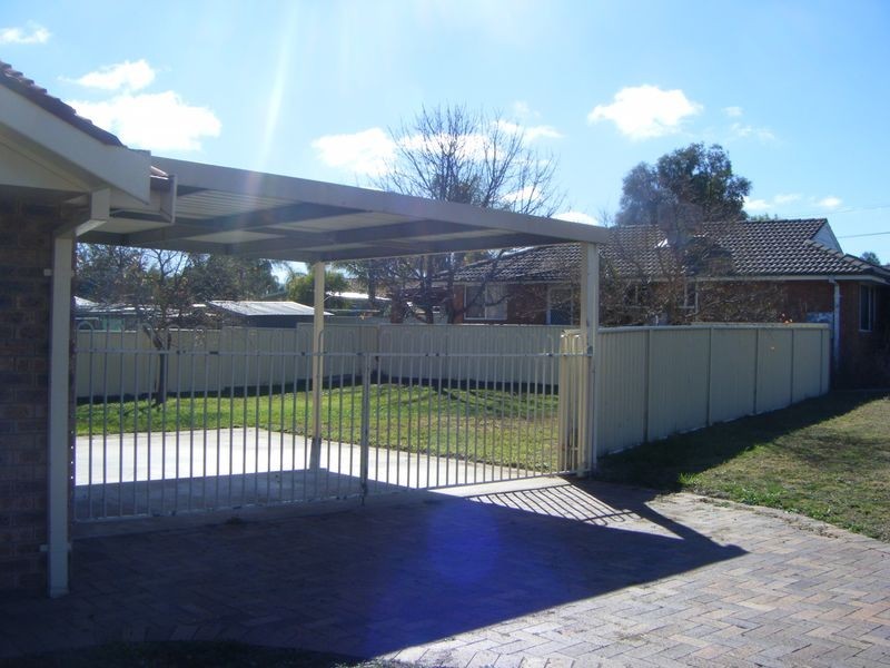 8 Maitland Street, Tamworth NSW 2340