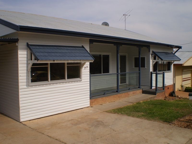 219 Johnston Street, Tamworth NSW 2340
