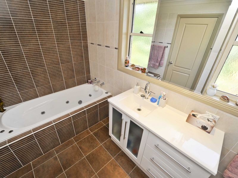 Unit 1/10 Nyrang Avenue, Tamworth NSW 2340