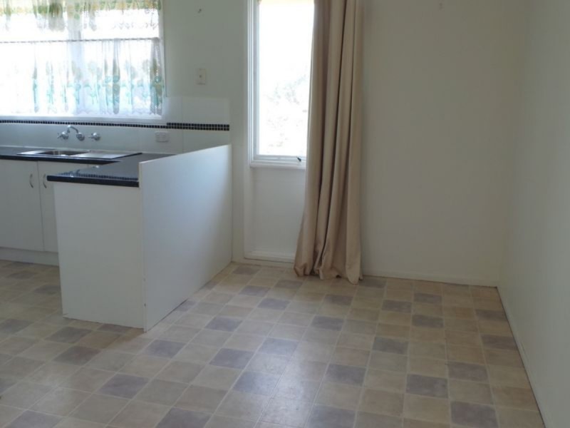 12 Ernest Street, Tamworth NSW 2340