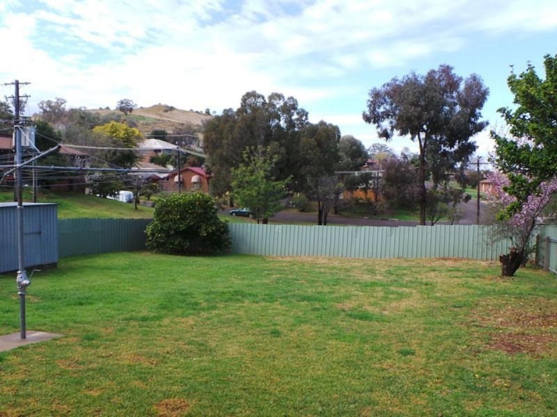 12 Ernest Street, Tamworth NSW 2340