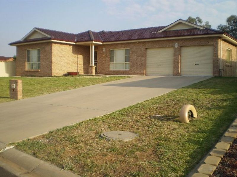 28 Ebony Close, Tamworth NSW 2340