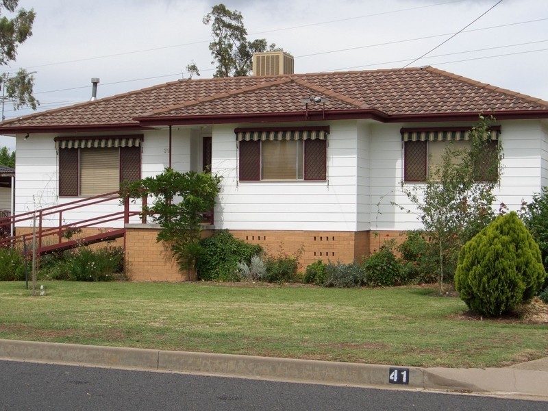 39 Kurrawan Street, Tamworth NSW 2340