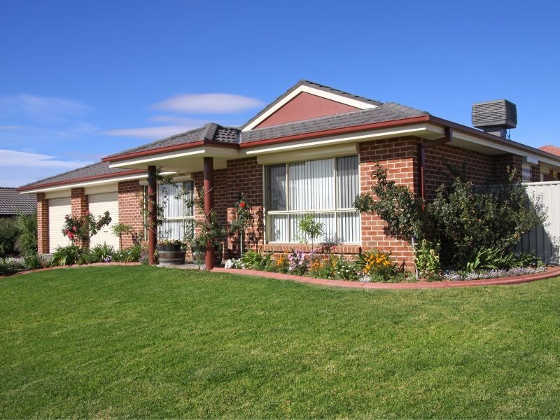 18 Warburton Drive, Tamworth NSW 2340