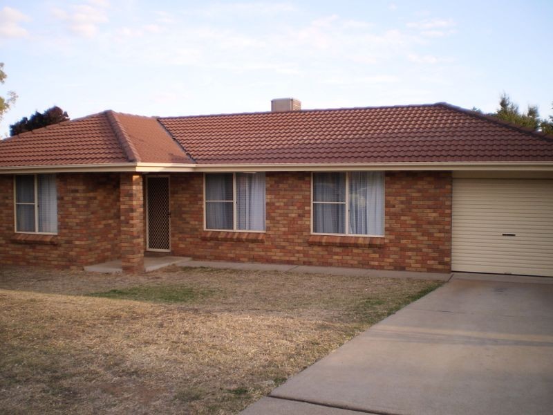 19 Valley Drive, East Tamworth NSW 2340
