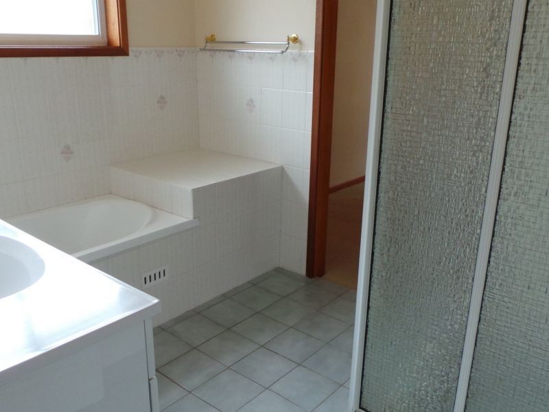 68 Glengarvin Drive, Tamworth NSW 2340