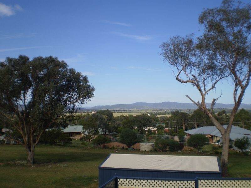 5 Lawrence Avenue, Tamworth NSW 2340