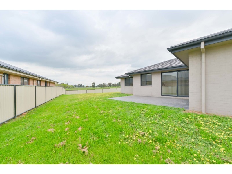 15 Rosella Avenue, Tamworth NSW 2340