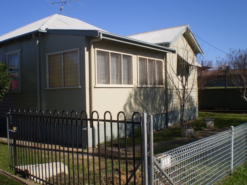 113 Ebsworth Street, Tamworth NSW 2340