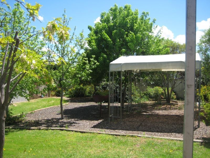 11 Minimbah Court, Hillvue NSW 2340