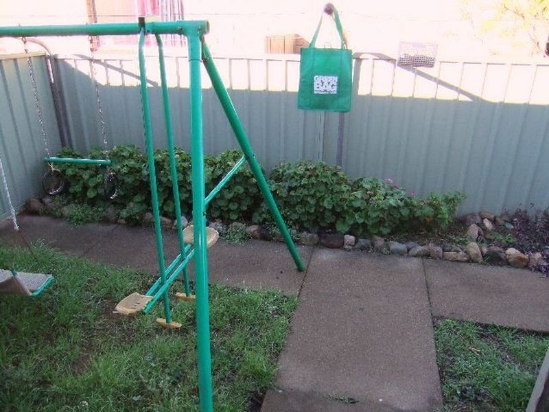 2/7 Edinburgh Avenue, Tamworth NSW 2340