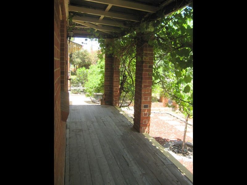 16 Gipps Street, Tamworth NSW 2340