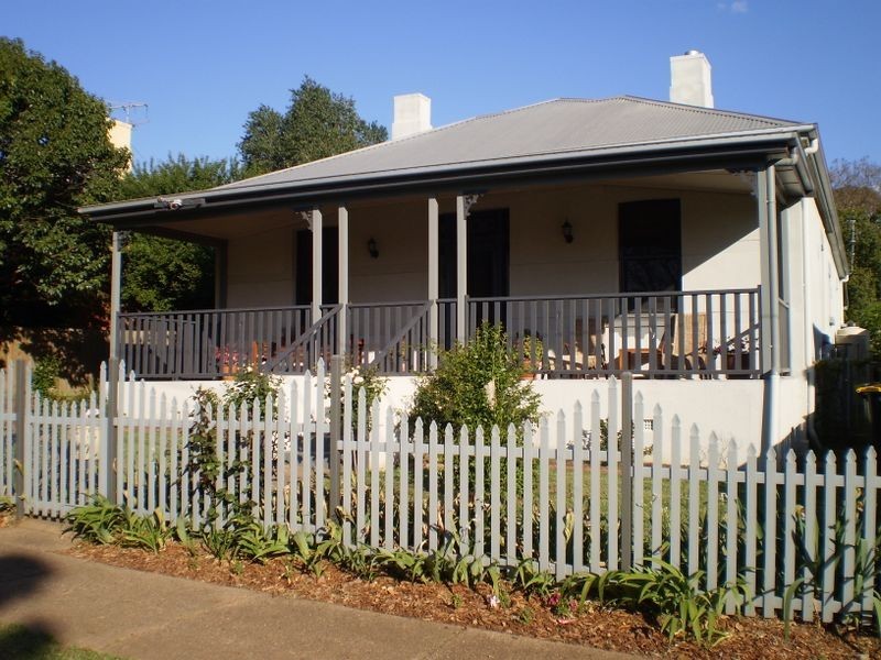 51 Hill Street, Tamworth NSW 2340