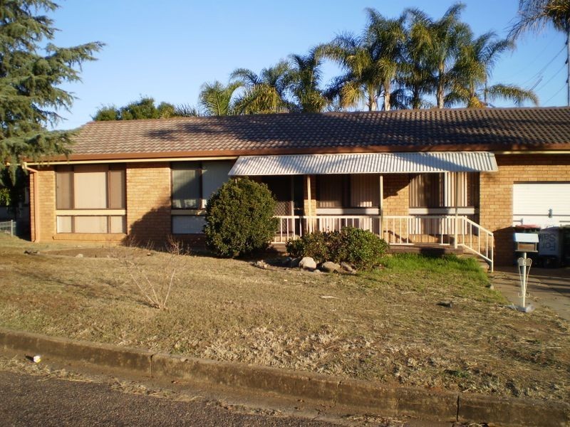 6 Dandaloo Street, Tamworth NSW 2340