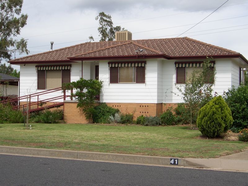 39 Kurrawan Street, Tamworth NSW 2340