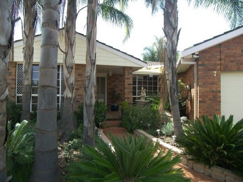 7 Wilga Place, Tamworth NSW 2340