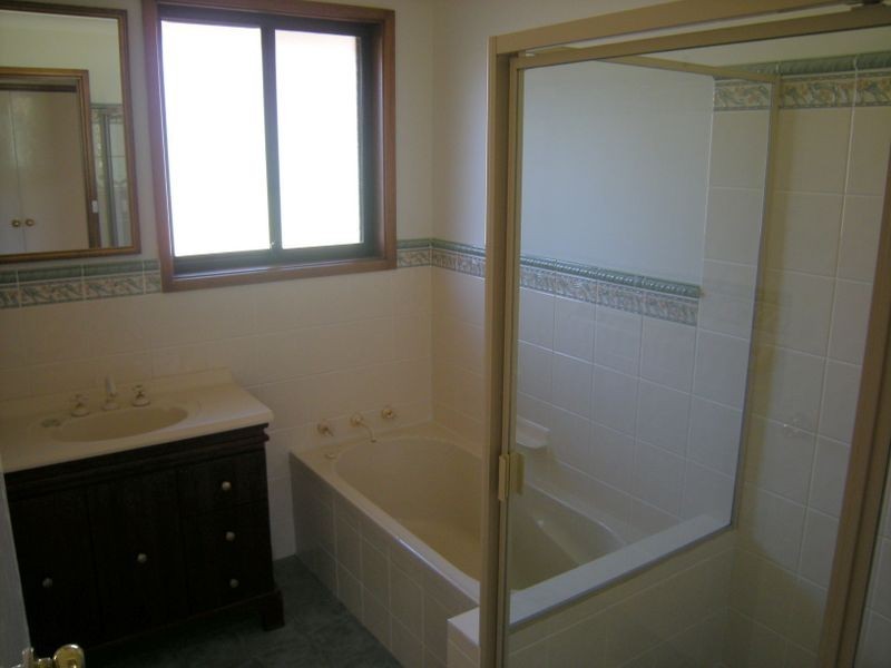5 Bushland Ave, East Tamworth NSW 2340