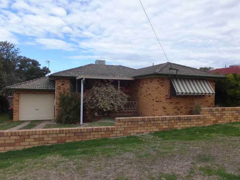 27 Erwin Street, Tamworth NSW 2340