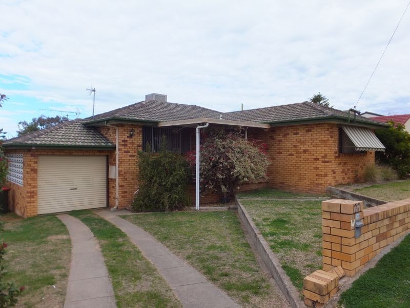 27 Erwin Street, Tamworth NSW 2340